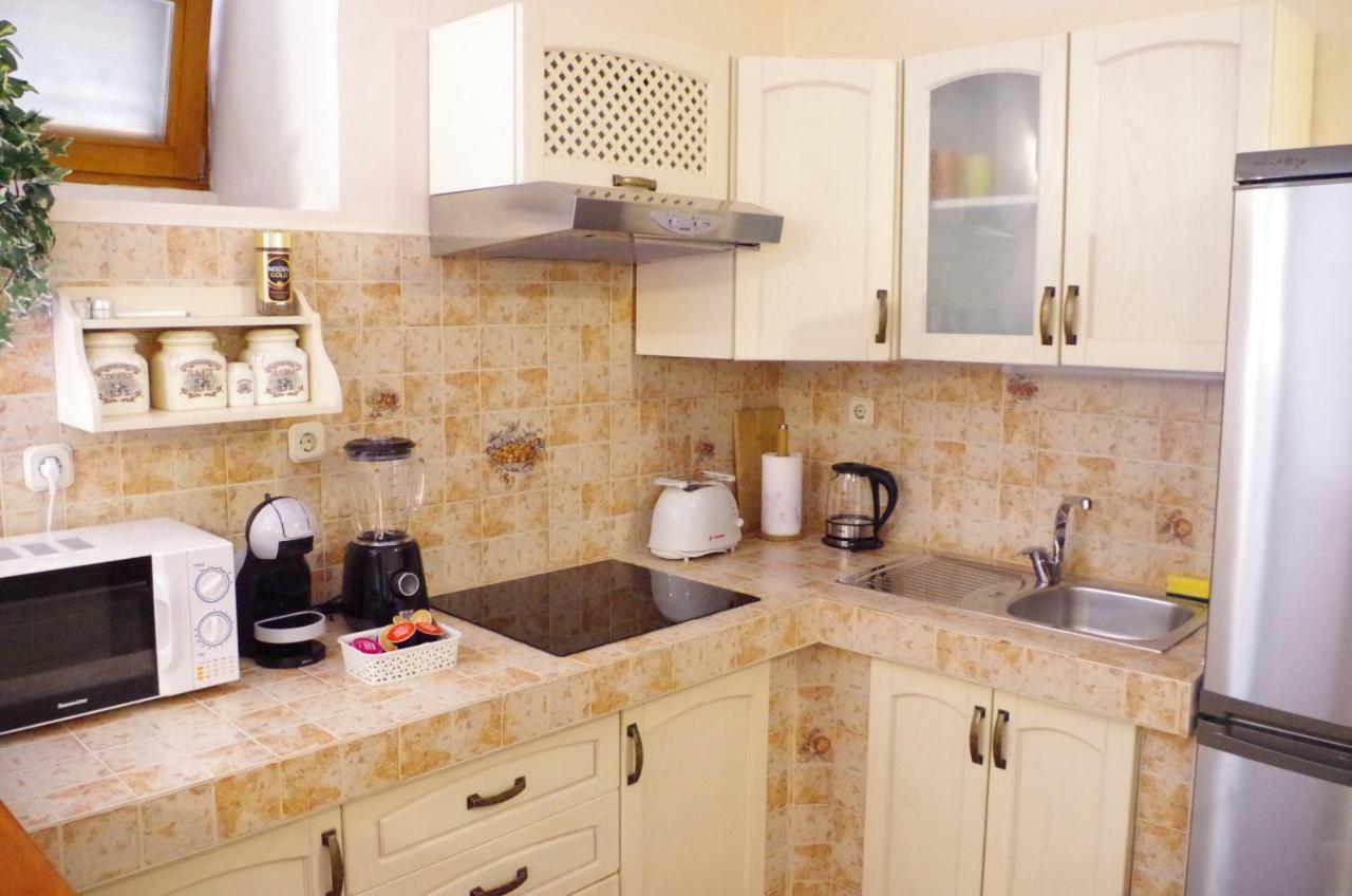 In The Heart Of The Town Apartment Vis